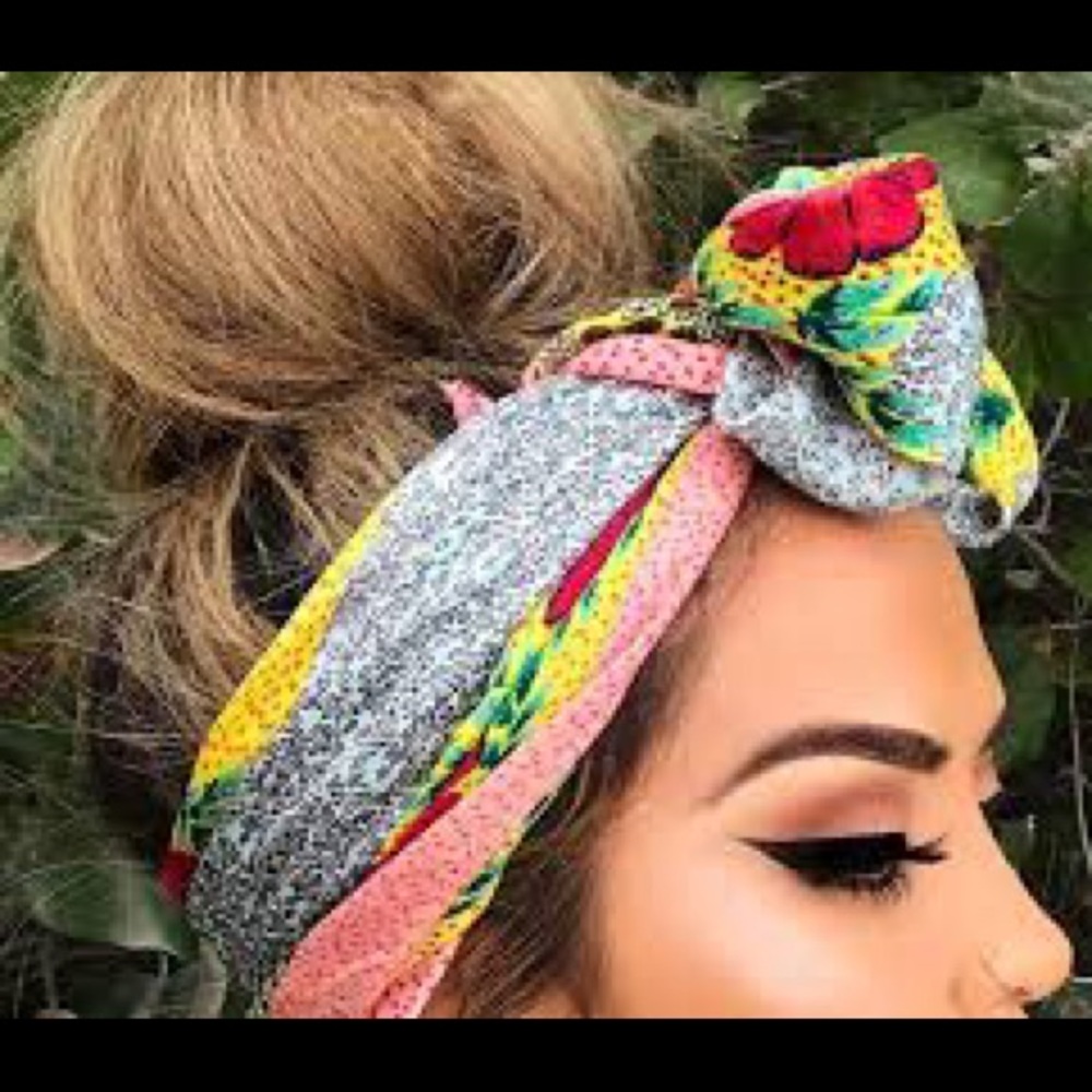 ISO!!If anyone has this scarf will pay top dollar! - Picture 2 of 2